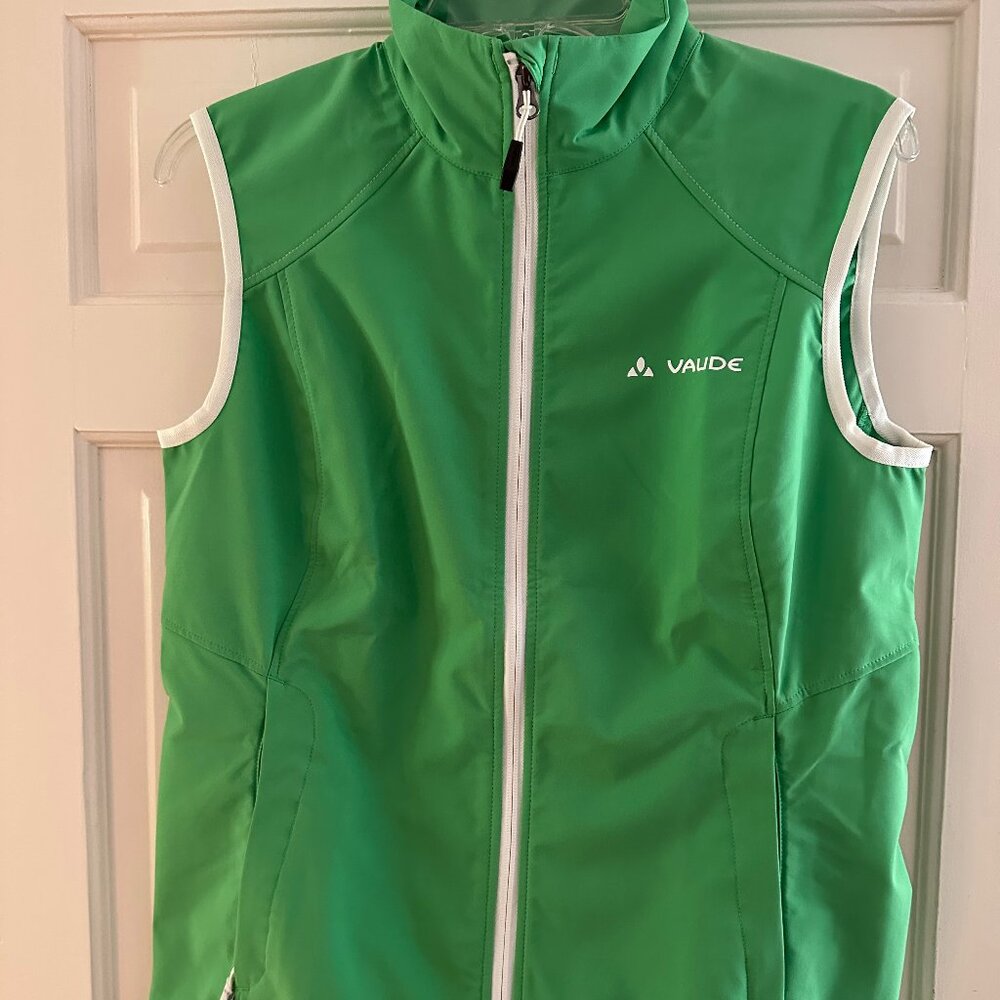 Vaude Wms Green Windproof front zip Vest Size Med